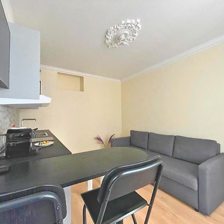 Chambre Lit Double Et Salon Avec Canape-Lit A 10 Minutes Des Champs Elysees باريس المظهر الخارجي الصورة