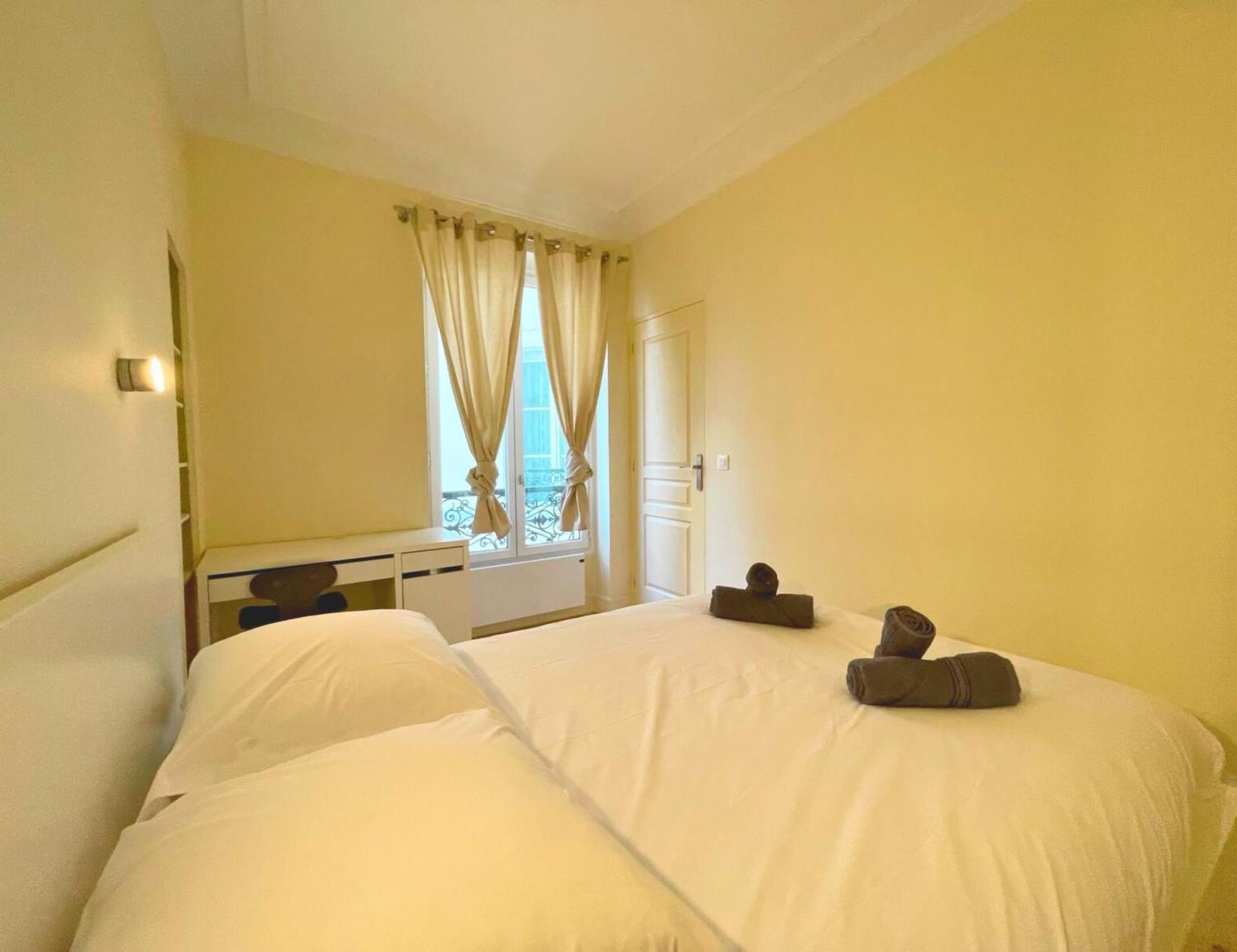 Chambre Lit Double Et Salon Avec Canape-Lit A 10 Minutes Des Champs Elysees باريس المظهر الخارجي الصورة