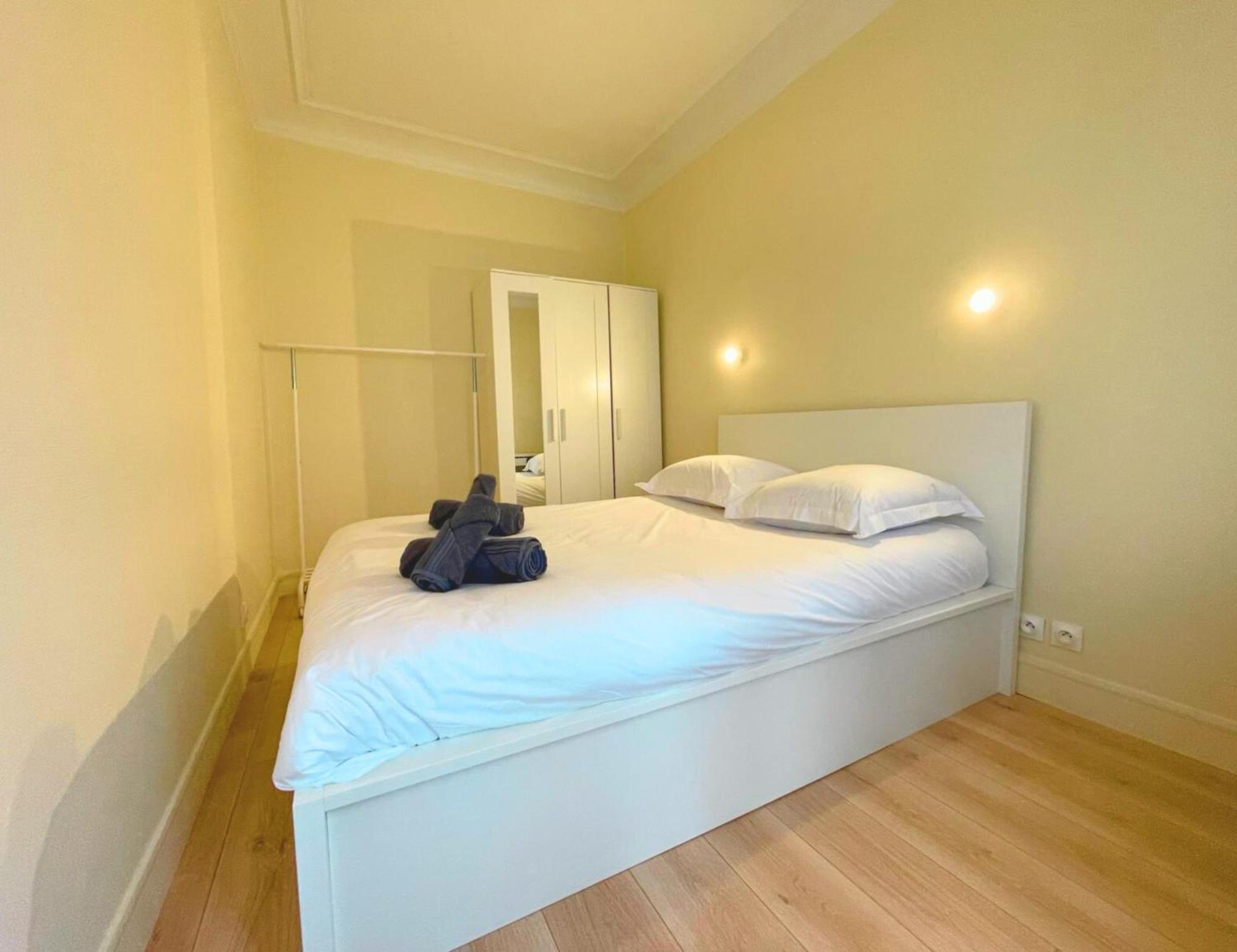 Chambre Lit Double Et Salon Avec Canape-Lit A 10 Minutes Des Champs Elysees باريس المظهر الخارجي الصورة
